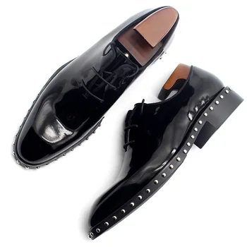 Весенне-летние новые яркие оксфордские кожаные туфли на толстой подошве с заклепками, официальная мужская обувь на большом низком каблуке с ремешками по индивидуальному заказу