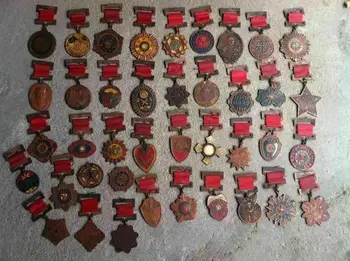 40 штук коллекционных китайских военных медалей за антияпонскую войну, набор разных медалей