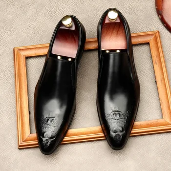 Кожаная мужская обувь, новая кожаная обувь с острым носком, модная деловая обувь, повседневная обувь, индивидуальность, тонкая мужская обувь