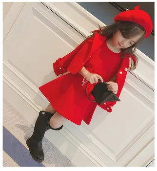 Осенний детский комплект 2023 года, корейская версия жилета для девочек, юбка + шерстяной жакет + шляпа, комплекты из трех предметов, модная красная одежда для вечеринок для девочек