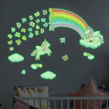 Мультяшный Радужный Единорог, светящиеся наклейки на стены, светящиеся в темноте Наклейки с бабочками для детских комнат, домашний декор, флуоресцентные наклейки