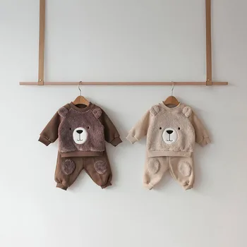Корейский Ins, Осенне-зимний комплект одежды из 3 предметов для маленьких мальчиков, плюс толстая бархатная толстовка с рисунком Медведя из Мультфильма, брюки, костюм с шапкой