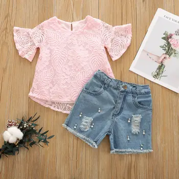 Модный летний комплект детской одежды для девочек, кружевные топы с цветочной вышивкой и короткими расклешенными рукавами + рваные Короткие джинсы с жемчугом, детская одежда