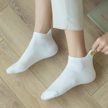 Сексуальные Модные носки с милой вышивкой в виде сердца, женские хлопчатобумажные носки, повседневные однотонные милые короткие носки для девочек