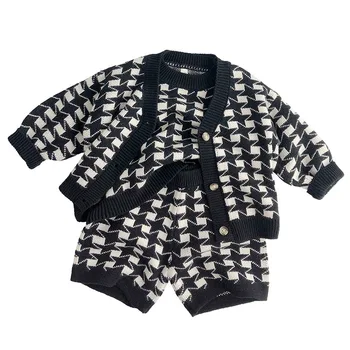 Детский свитер, весенне-осенний Корейский мужской и женский вязаный кардиган с принтом, жилет, шорты, комплект из трех предметов