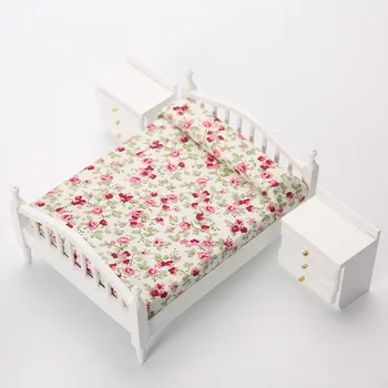 Кукольный ДОМИК 1:12, мини-мебель, миниатюрная еда, Маленькая сцена в спальне с цветочным рисунком, белая двуспальная кровать, аксессуары для кукольного домика